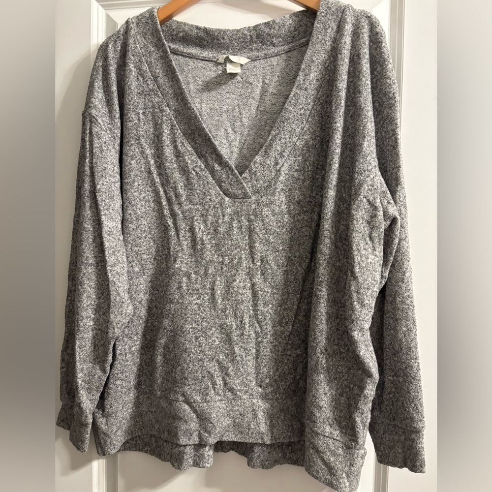 H&M women’s v‎ neck gray sweater XL
